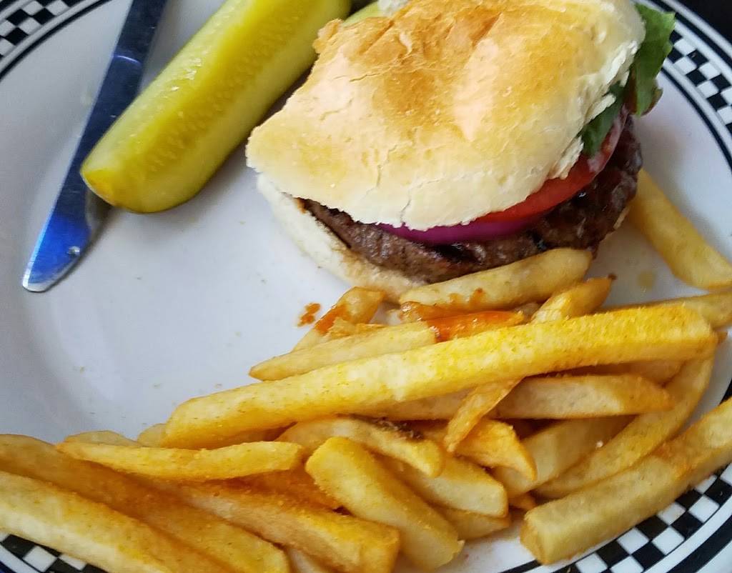 Big Dawgs Family Sports Restaurant | restaurant | 1330 Blanding Blvd # 135, Orange Park, FL 32065, USA | 9042724204 OR +1 904-272-4204