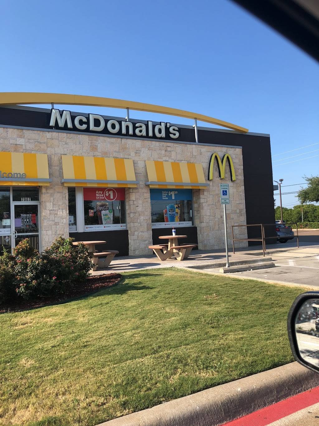 McDonalds | cafe | 7007 W Wheatland Rd, Dallas, TX 75249, USA | 9722989266 OR +1 972-298-9266