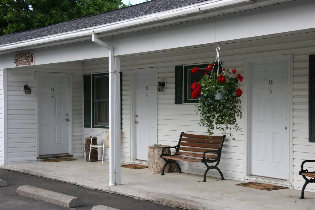 Lakeside Resort & 3812 Bistro | restaurant | 3812 NY-14, Watkins Glen, NY 14891, USA | 6075354232 OR +1 607-535-4232