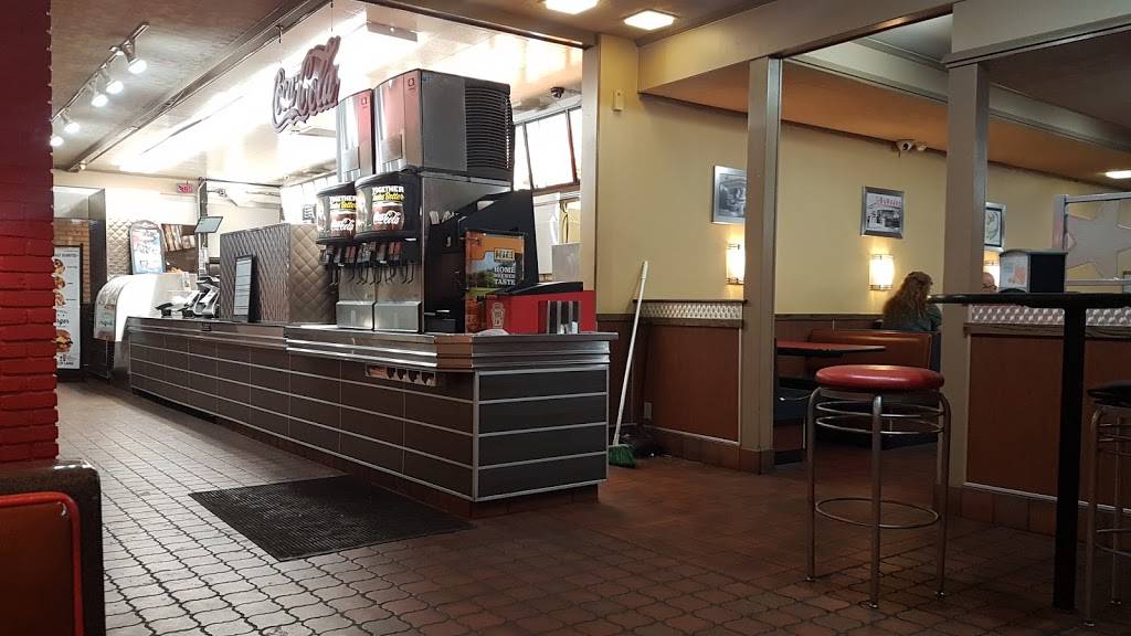 Carls Jr. | meal takeaway | 21532 Brookhurst St, Huntington Beach, CA 92646, USA | 7149688433 OR +1 714-968-8433