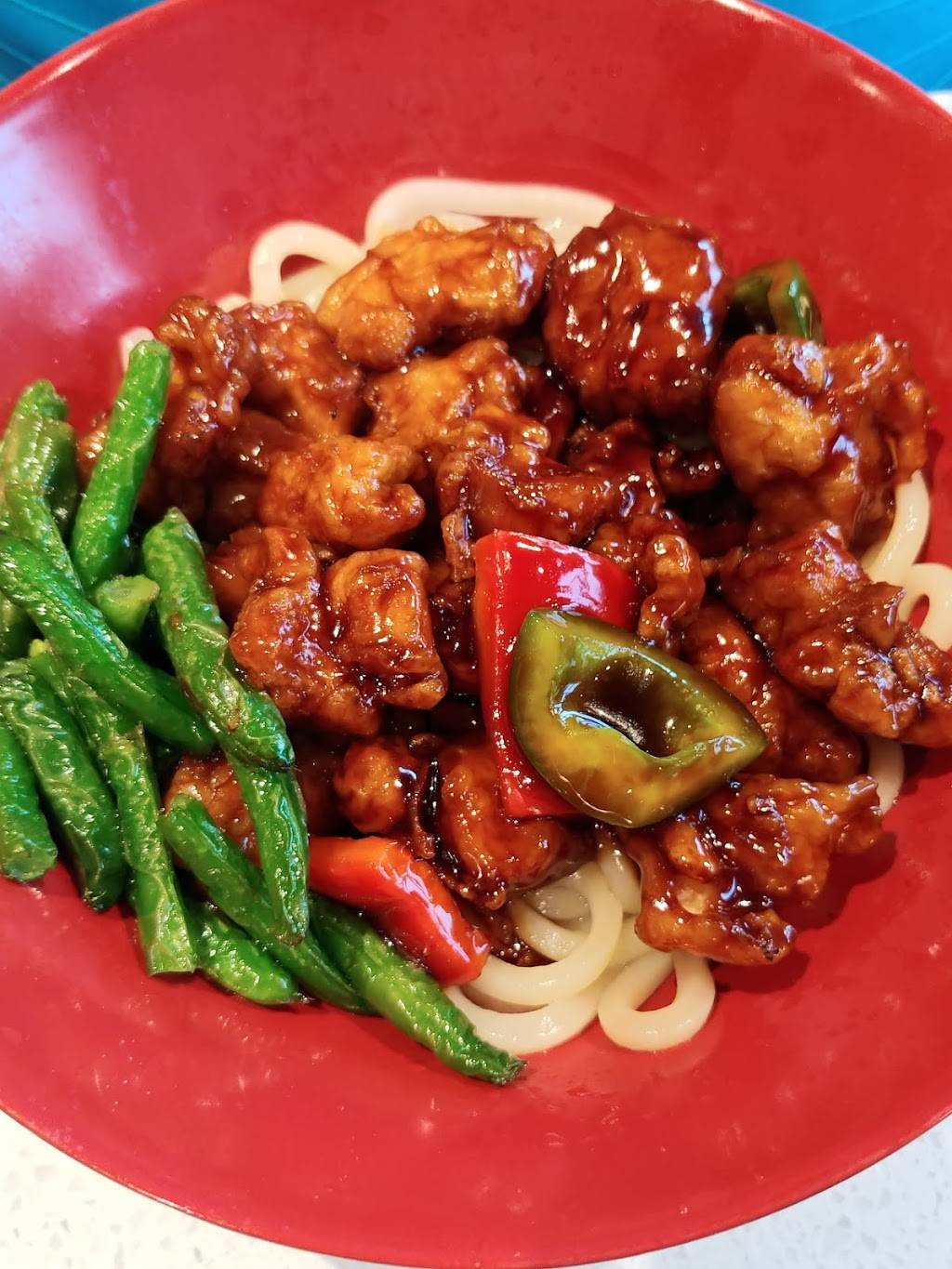 Bento Asian Kitchen + Sushi | restaurant | 320 3rd St S, St. Petersburg, FL 33701, USA | 7273175533 OR +1 727-317-5533