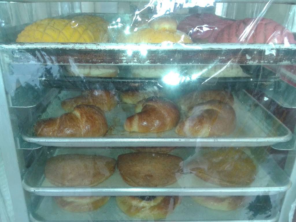 Albetos Mexican Food and Fresh Bakery | restaurant | 2388 Arden Ave c, San Bernardino, CA 92404, USA | 9098638831 OR +1 909-863-8831