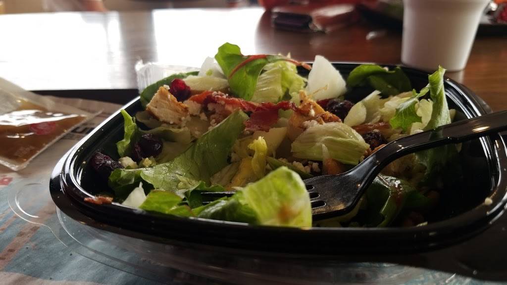 Wendys | restaurant | 2340 Main St, Rochester, IN 46975, USA | 5742238654 OR +1 574-223-8654