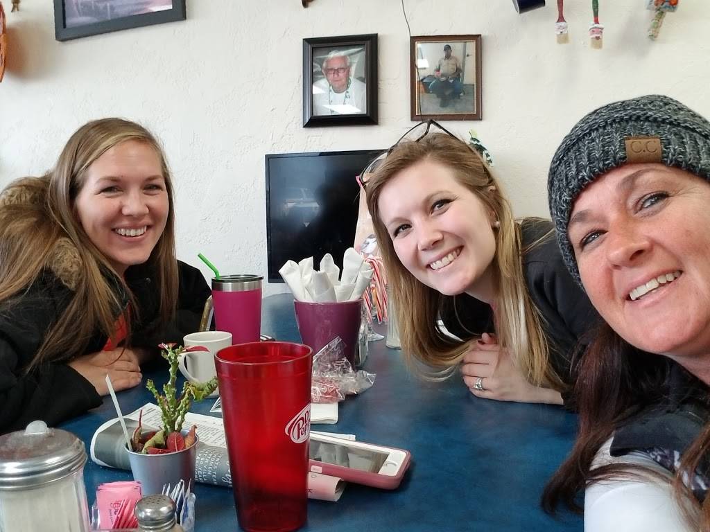 Virginias Place | restaurant | 100 E 15th St, Edmond, OK 73013, USA | 4056975343 OR +1 405-697-5343