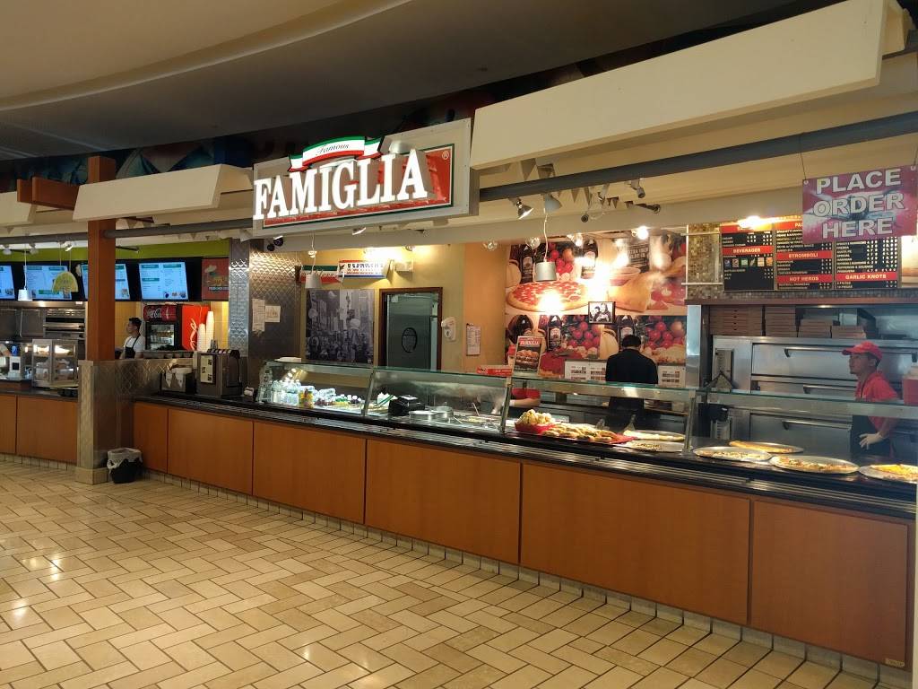 Famous Famiglia pizzeria | restaurant | Tysons Corner Mall, 1961 Chain Bridge Rd, McLean, VA 22102, USA | 7032883433 OR +1 703-288-3433