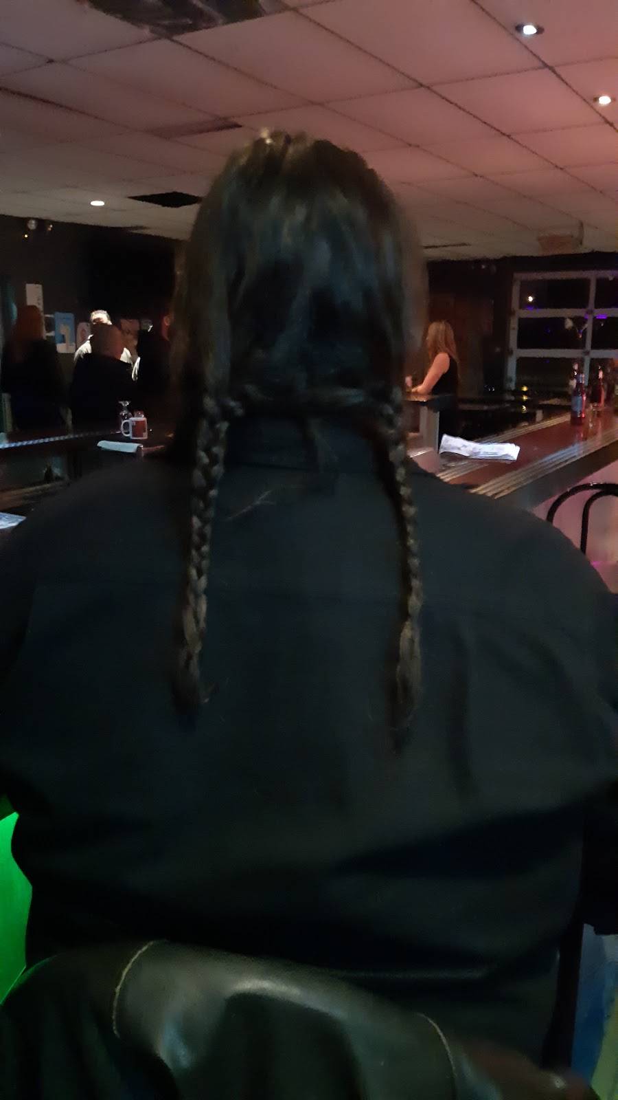 Code Bar | restaurant | 650 Boulevard Saint-Joseph O, Drummondville, QC J2E 1H5, Canada | 8194779475 OR +1 819-477-9475