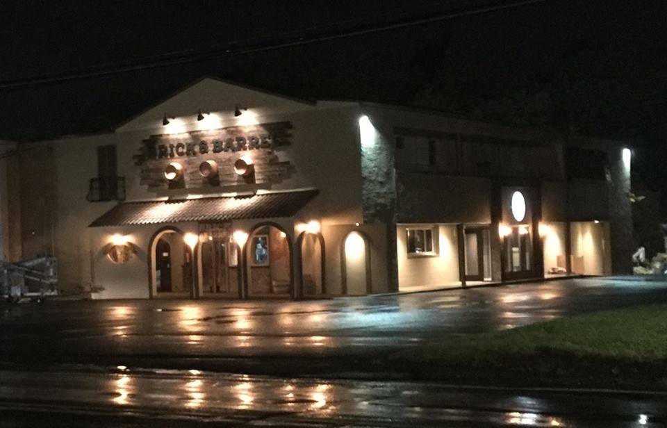 Brick & Barrel | restaurant | 870 Welsh Rd, Maple Glen, PA 19002, USA | 2674624528 OR +1 267-462-4528