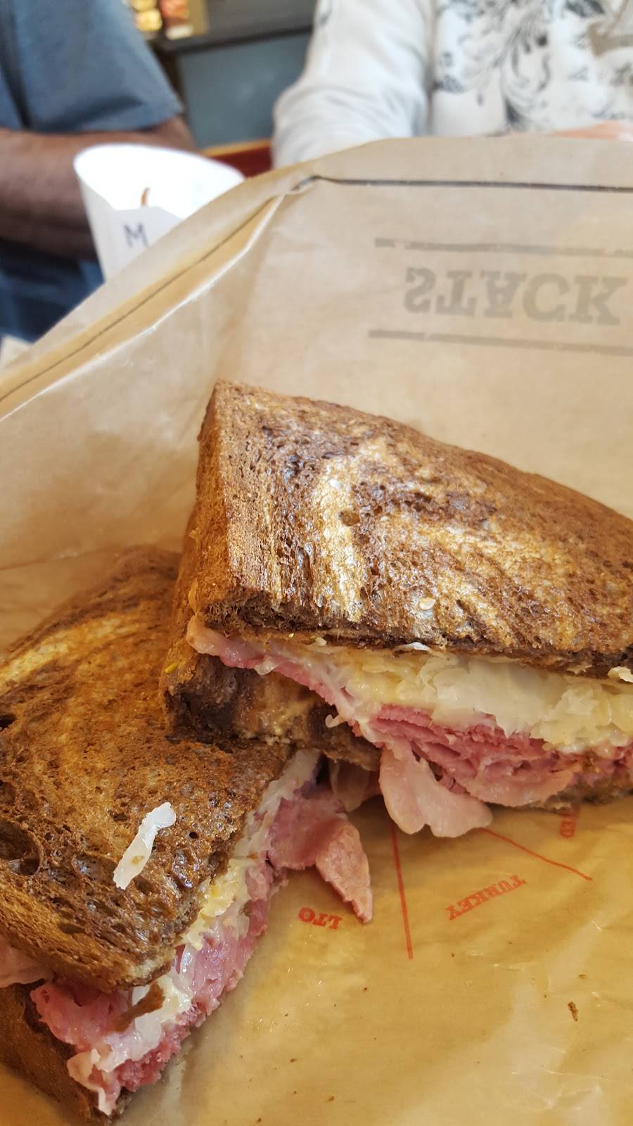 Arbys | restaurant | 209 W General Screven Way, Hinesville, GA 31313, USA | 9123682288 OR +1 912-368-2288