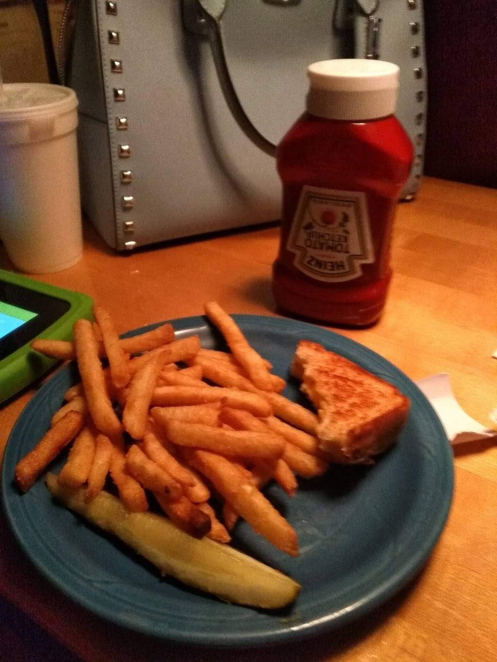 Hennys Grill and Bar | restaurant | 1290 National Hwy, Cumberland, MD 21502, USA | 3017291746 OR +1 301-729-1746