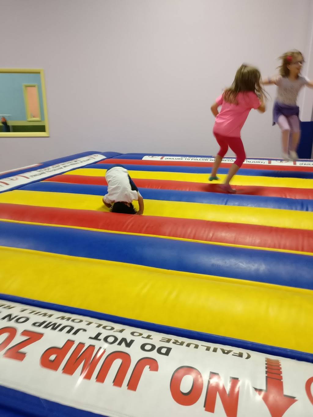 Bumblebee Play Cafe | cafe | 1015 N Randall Rd, Elgin, IL 60123, USA | 8477423000 OR +1 847-742-3000