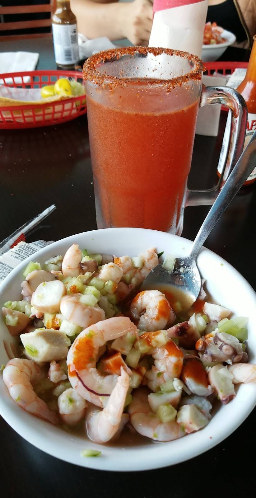 Mariscos Los Primos | restaurant | 821 S State College Blvd, Anaheim, CA 92806, USA | 7148170838 OR +1 714-817-0838