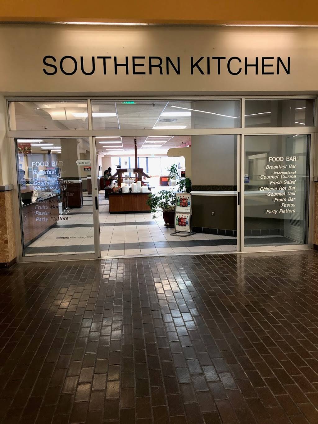 Southern Kitchen | restaurant | 100 S Charles St #203, Baltimore, MD 21201, USA | 4106857676 OR +1 410-685-7676