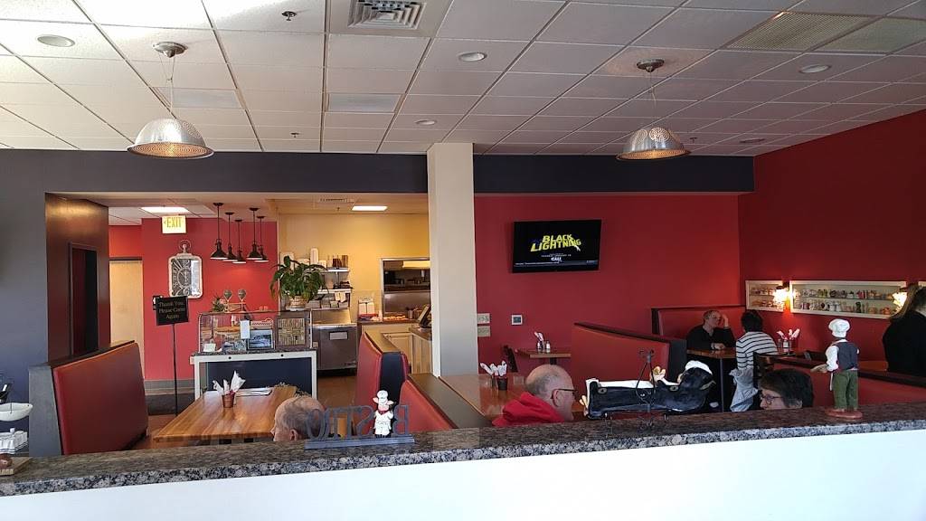 Salt & Pepper Italian Bistro & Pizza | restaurant | 486 Royer Dr #102, Lancaster, PA 17601, USA | 7173923000 OR +1 717-392-3000