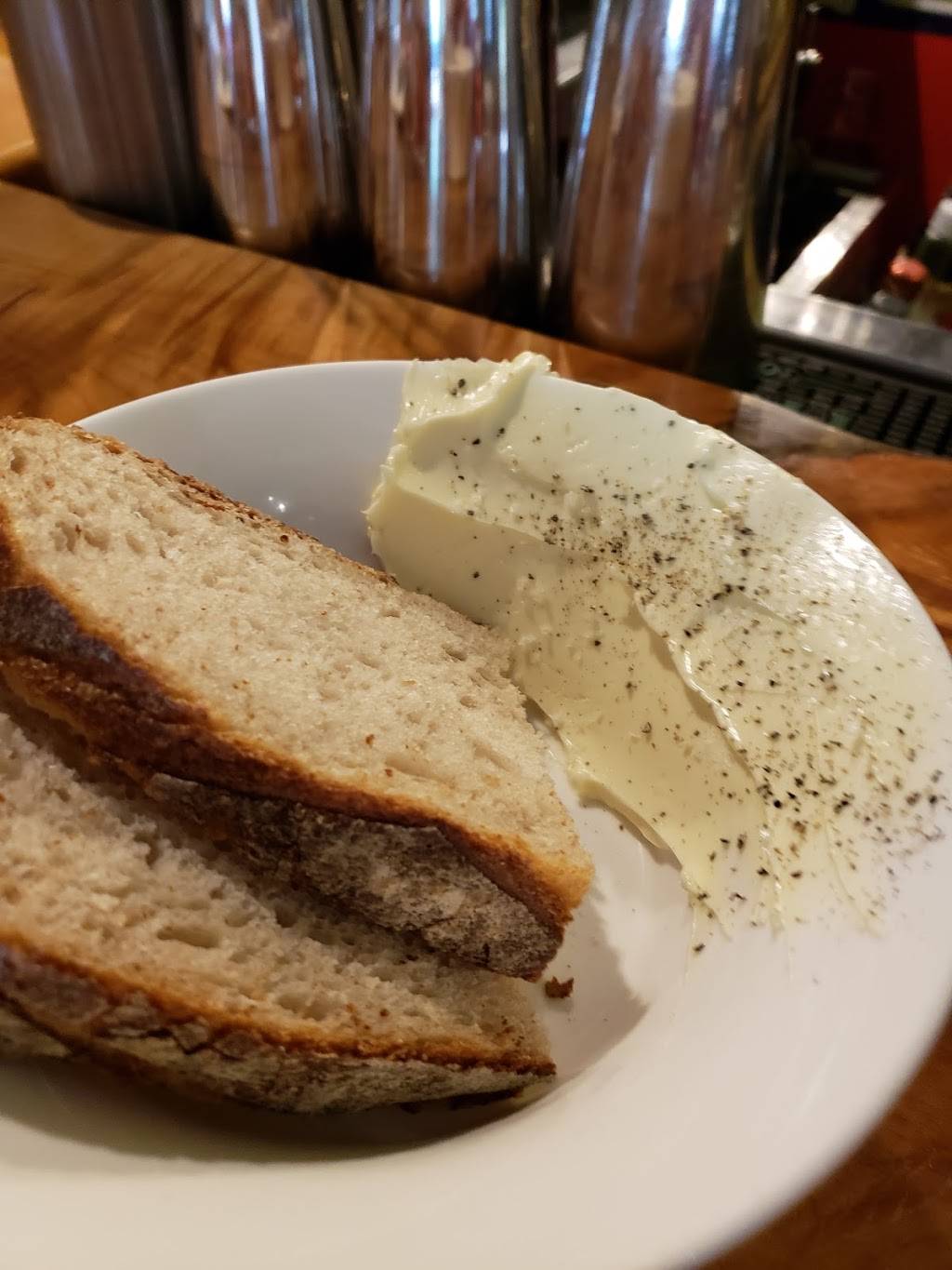 deadhorse hill | cafe | 281 Main St, Worcester, MA 01608, USA | 7744207107 OR +1 774-420-7107