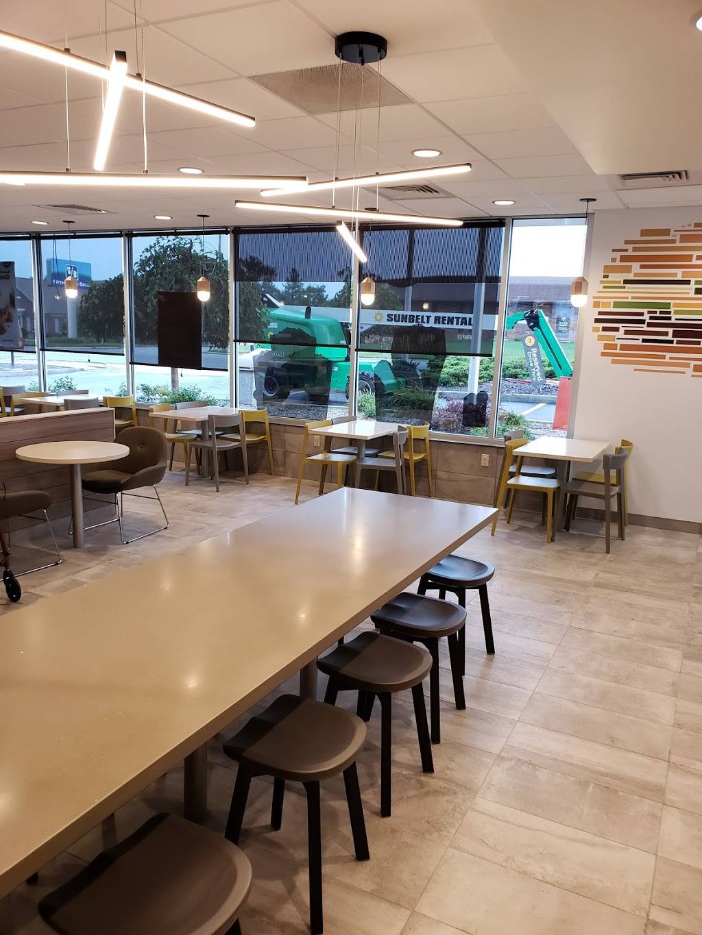 McDonalds | cafe | 2806 Broadway St, Mt Vernon, IL 62864, USA | 6182427802 OR +1 618-242-7802