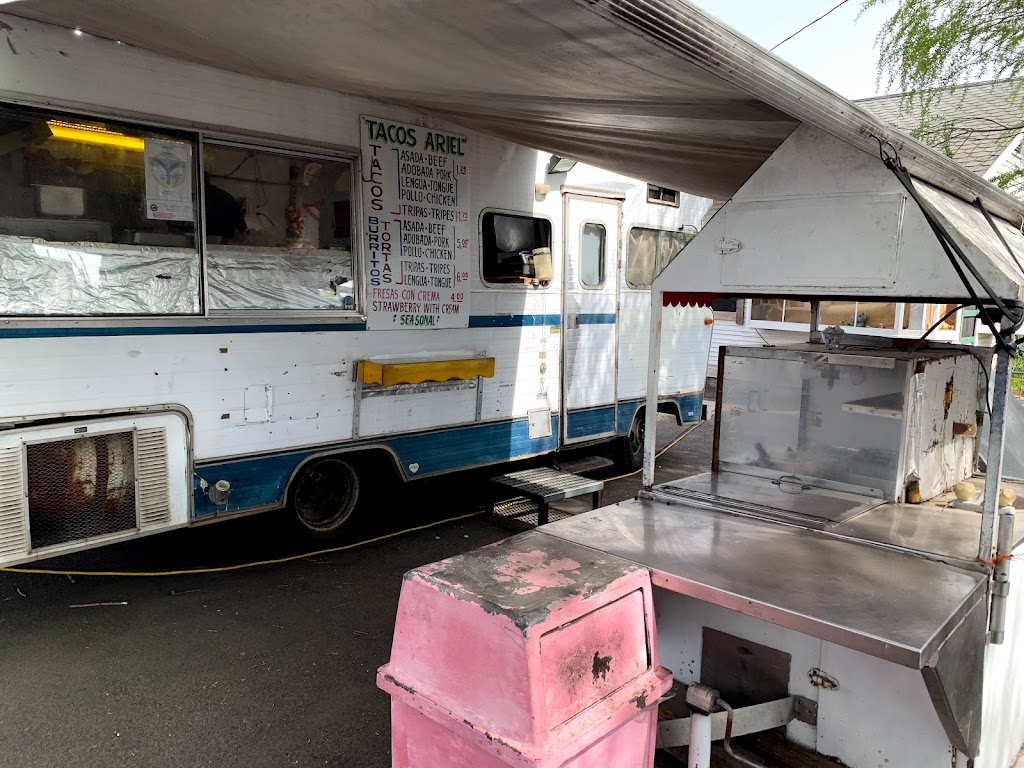 Ariels Taqueria (Tacos Ariel) | restaurant | 807 W Nob Hill Blvd, Yakima, WA 98902, USA | 5099102799 OR +1 509-910-2799