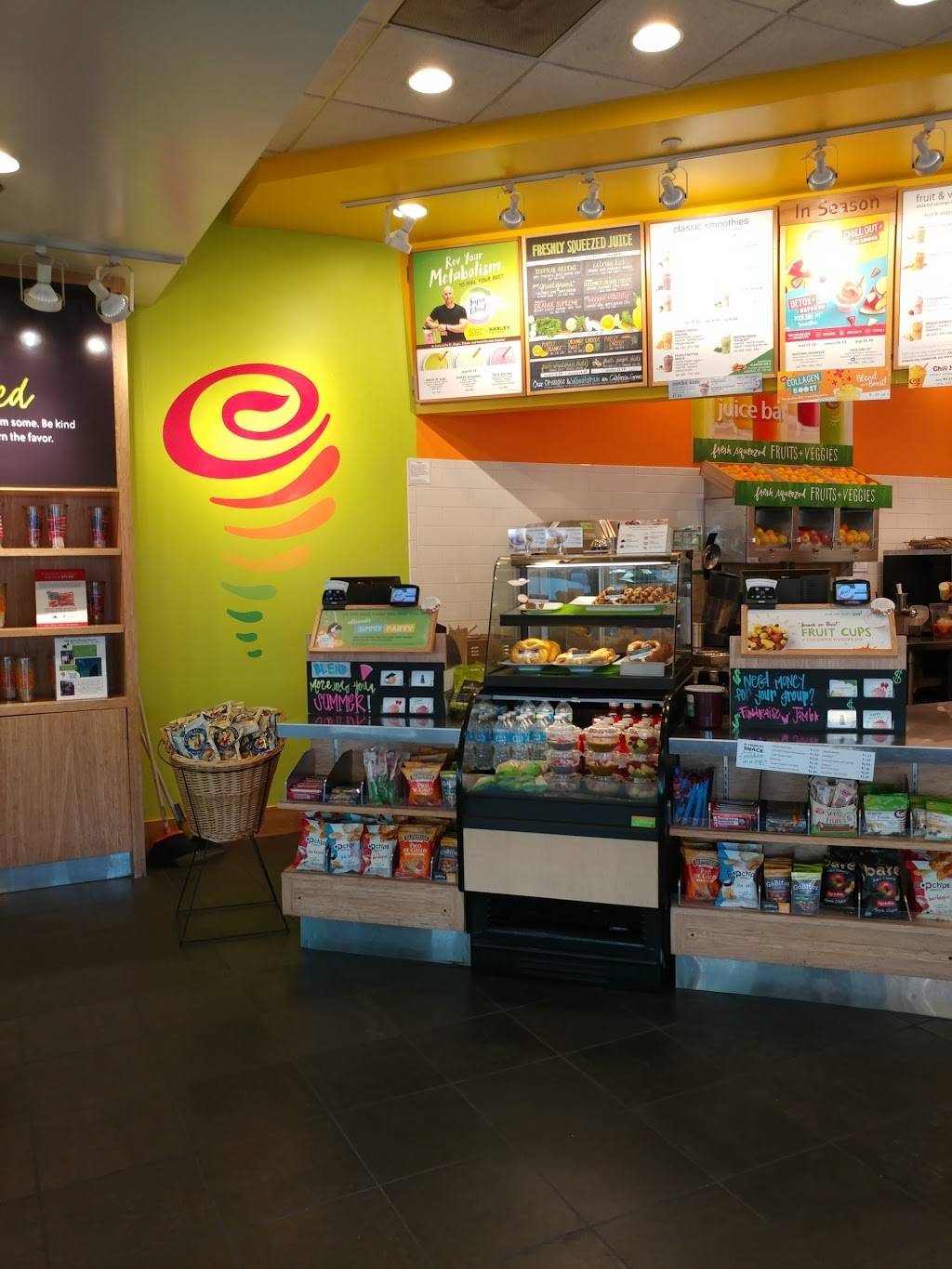 Jamba Juice | restaurant | 5060 N Palm Ave, Fresno, CA 93704, USA | 5592274355 OR +1 559-227-4355