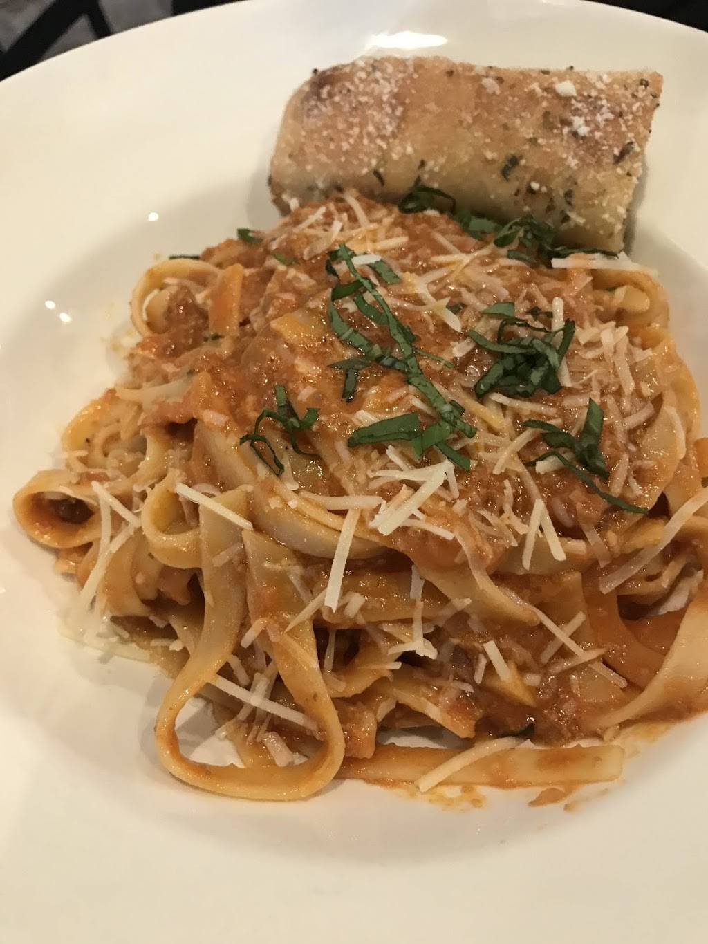 Red Plum Pizza & Pasta | restaurant | 8212 E Market St, Warren, OH 44484, USA | 2342232880 OR +1 234-223-2880