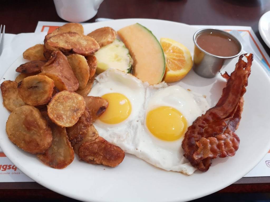 Eggsquis | restaurant | 565 Boulevard Saint-Joseph, Drummondville, QC J2C 2B6, Canada | 8194747375 OR +1 819-474-7375