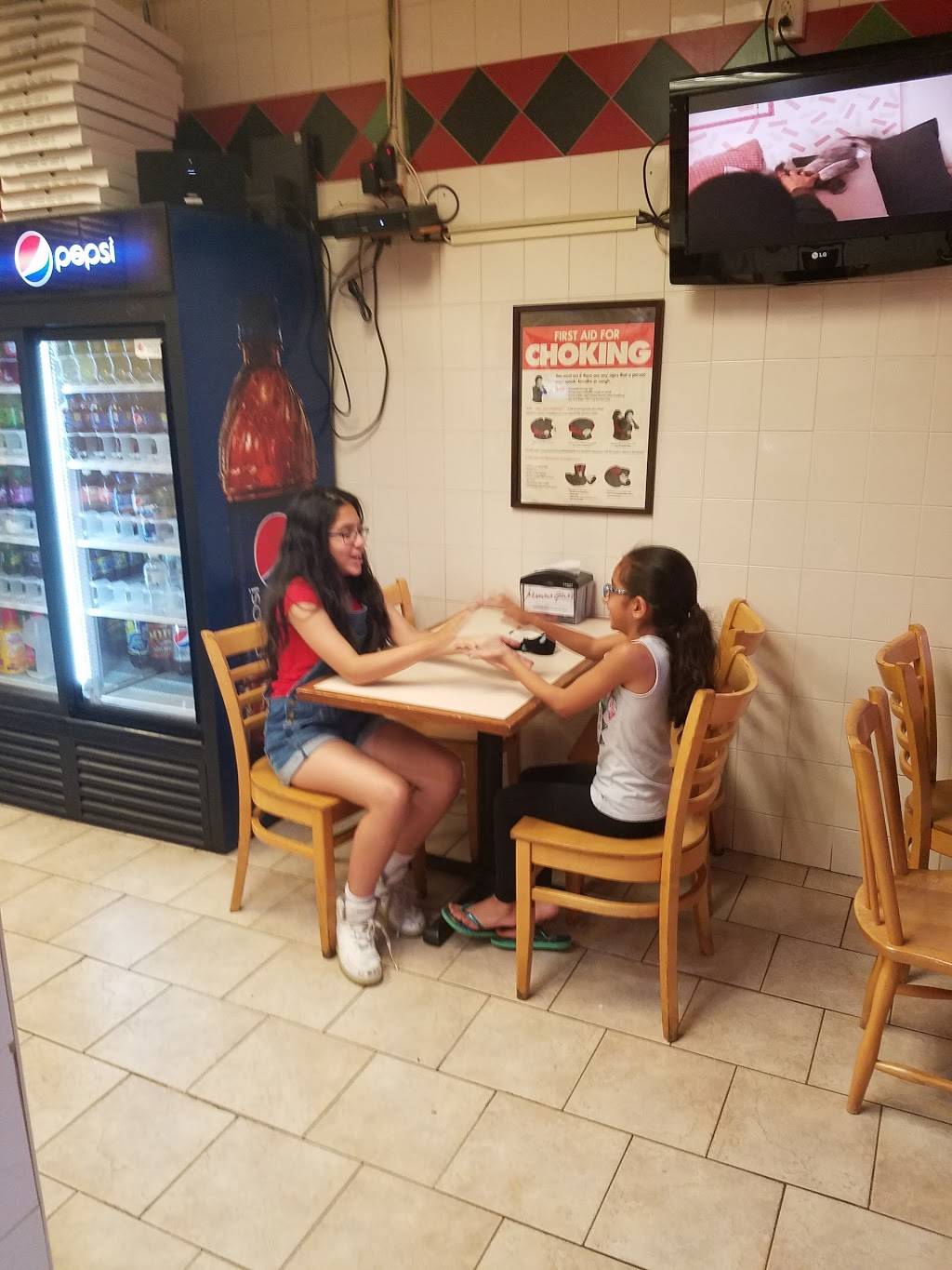 Mamma Ginas Pizza | restaurant | 61 2nd St, Mineola, NY 11501, USA | 5162942994 OR +1 516-294-2994