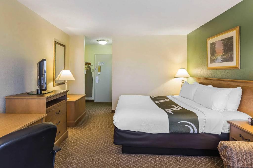 Quality Inn | restaurant | 10621 Fremont Pike, Perrysburg, OH 43551, USA | 4198743101 OR +1 419-874-3101