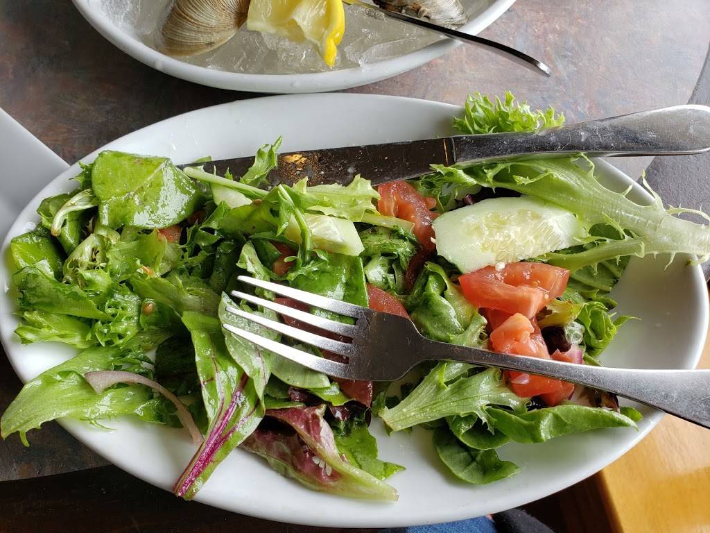 The Marina at the Wharf | restaurant | 543 N Shore Rd, Revere, MA 02151, USA | 7816293798 OR +1 781-629-3798