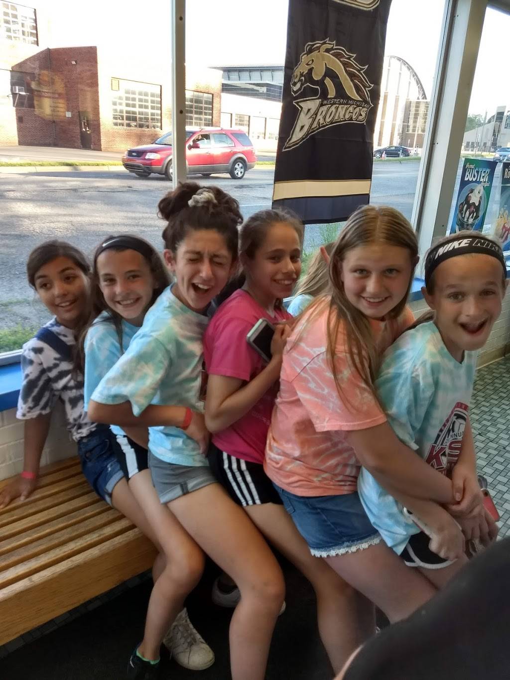 Dairy Queen Store | restaurant | 1040 W Michigan Ave, Kalamazoo, MI 49006, USA | 2693432752 OR +1 269-343-2752