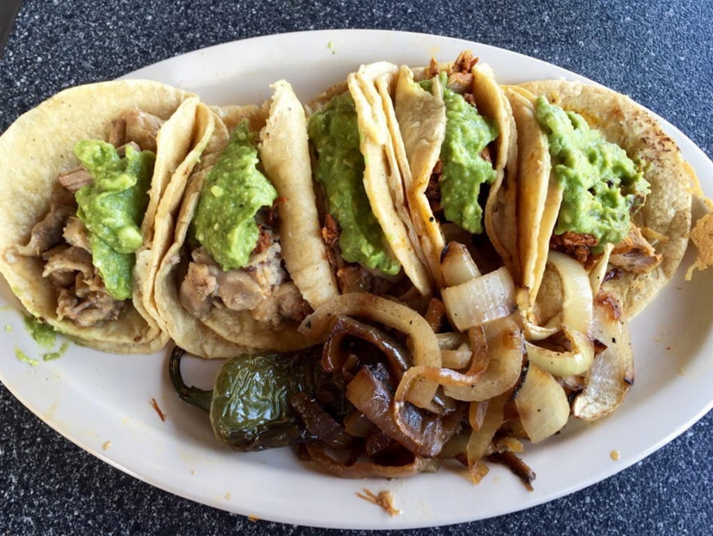 Carnitas y Mariscos Las Morelianas | restaurant | 2822 Imperial Ave, San Diego, CA 92102, USA | 6192396284 OR +1 619-239-6284