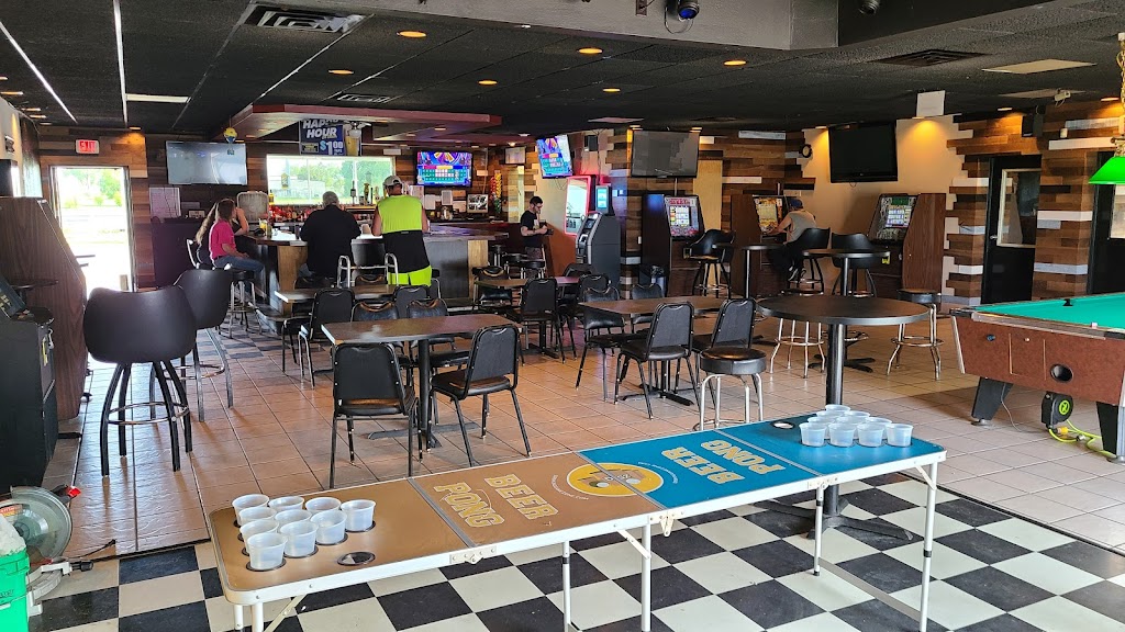 Lockeroom Sports Bar & Grill | restaurant | 1810 Roth St, Madison, WI 53704, USA | 6082462010 OR +1 608-246-2010