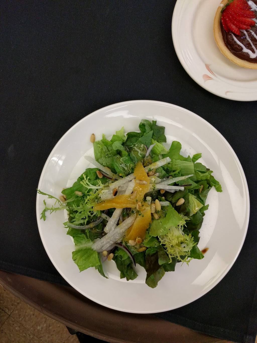 Renegade Room | restaurant | 1801 Panorama Dr, Bakersfield, CA 93305, USA | 6613954441 OR +1 661-395-4441