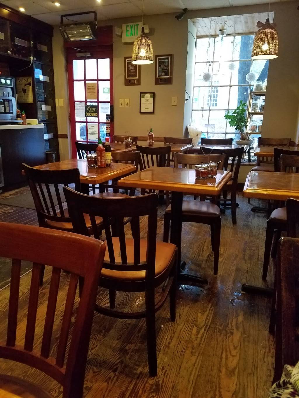 Caphe Banh Mi | restaurant | 407 Cameron St, Alexandria, VA 22314, USA | 7035490800 OR +1 703-549-0800