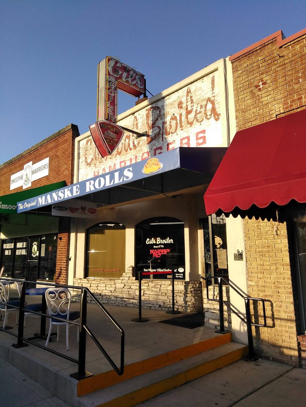 Gils Broiler | bakery | 328 N LBJ Dr, San Marcos, TX 78666, USA | 5123924595 OR +1 512-392-4595