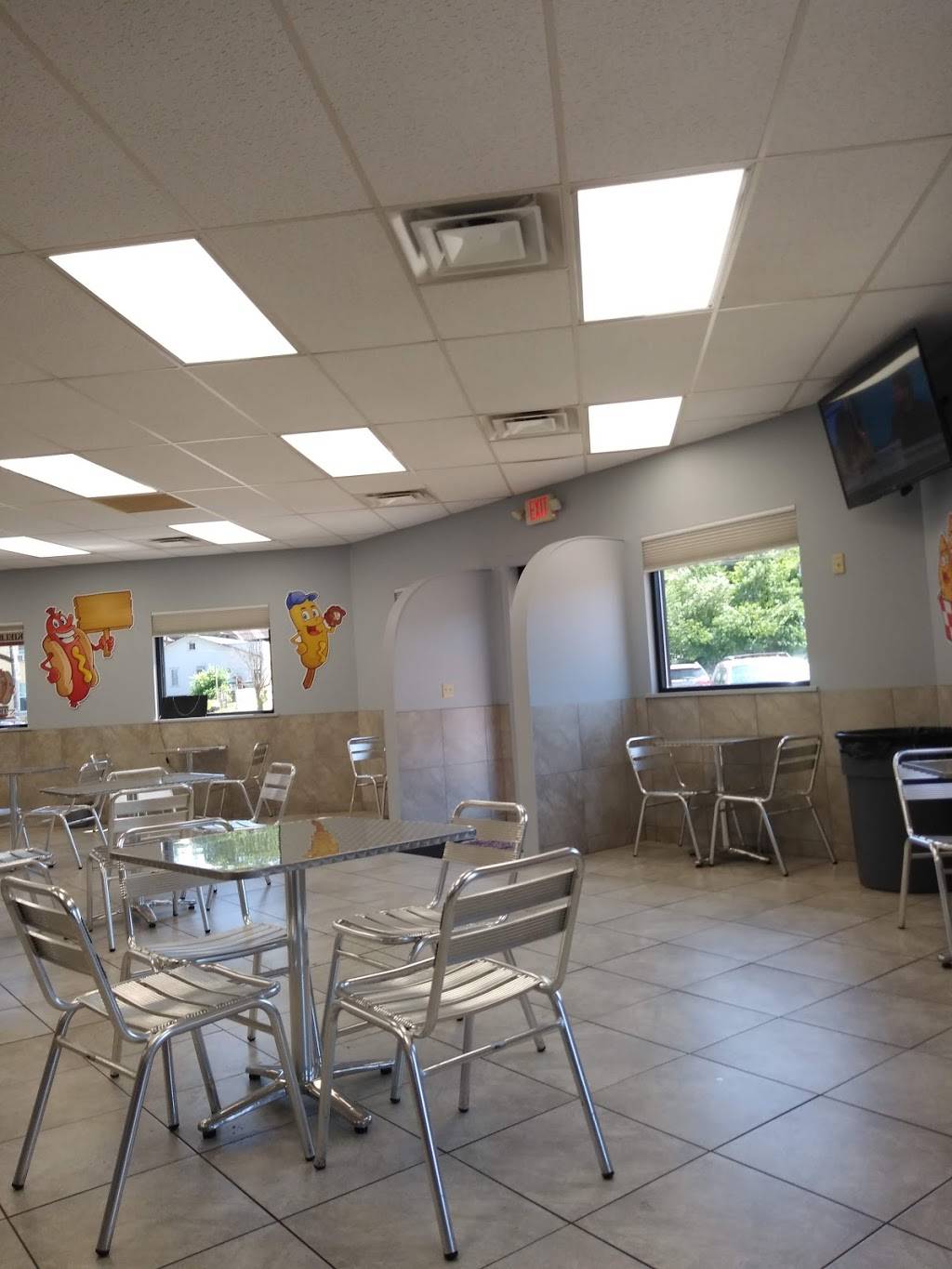 Two And A Fry | restaurant | 1115 W Main St, Monongahela, PA 15063, USA | 7243103182 OR +1 724-310-3182