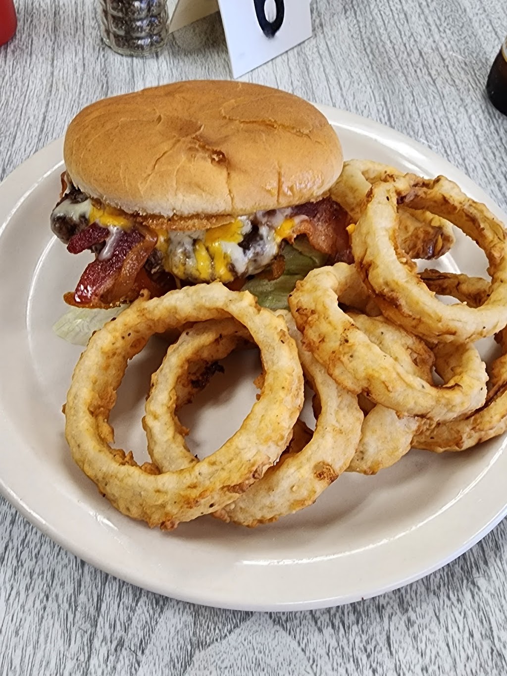 Chumps Grill | restaurant | 612 N Main St, Stinnett, TX 79083, USA | 8068782314 OR +1 806-878-2314