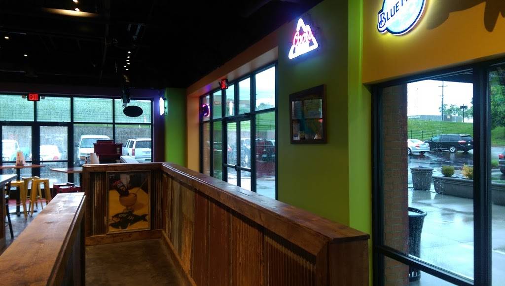 Fuzzys Taco Shop | restaurant | 13505 S Mur-Len Rd Suite 101, Olathe, KS 66062, USA | 9134409715 OR +1 913-440-9715
