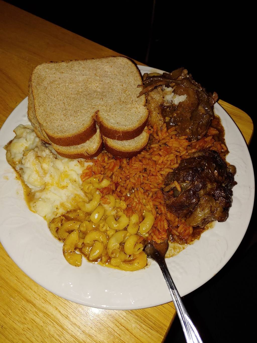 Shaw Dairy Restaurant | restaurant | 12810 Shaw Ave, Cleveland, OH 44108, USA | 2165414116 OR +1 216-541-4116