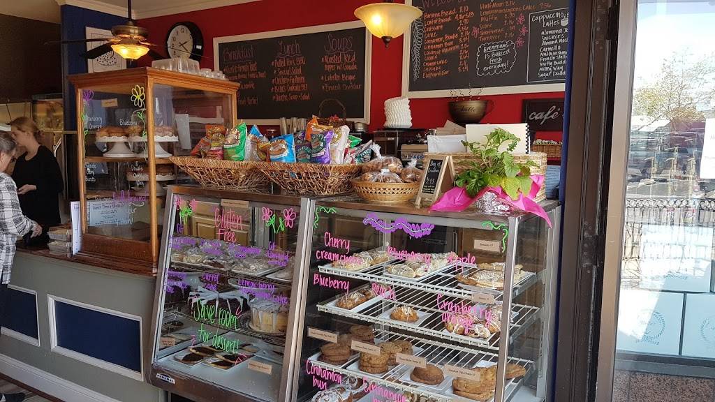 Bellas | restaurant | 602 Riverside Dr, Clayton, NY 13624, USA | 3156862341 OR +1 315-686-2341