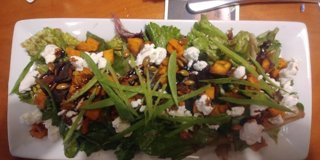 Turtle Jacks Guelph | restaurant | 515 Woodlawn Rd W, Guelph, ON N1K 1E9, Canada | 5198292832 OR +1 519-829-2832