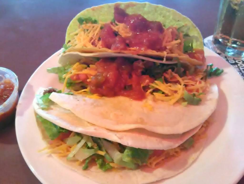 Tracks Bar & Grill | restaurant | 1091 Rice St, St Paul, MN 55104, USA | 6516445502 OR +1 651-644-5502