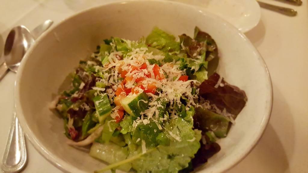 Lellis Inn | restaurant | 885 N Opdyke Rd, Auburn Hills, MI 48326, USA | 2483734440 OR +1 248-373-4440