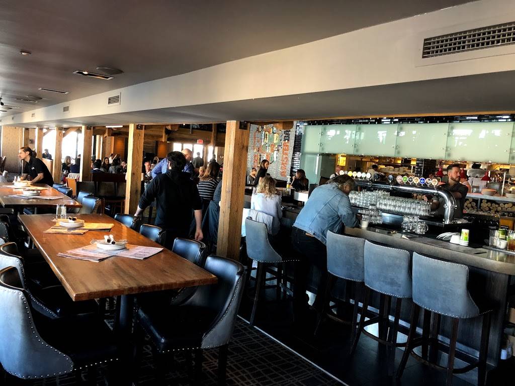 Amsterdam BrewHouse | restaurant | 245 Queens Quay W, Toronto, ON M5J 2K9, Canada | 4165041020 OR +1 416-504-1020