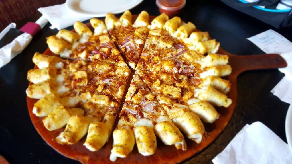 Pizza Hut | meal takeaway | 4975 W Irlo Bronson Memorial Hwy, Kissimmee, FL 34746, USA | 4073967273 OR +1 407-396-7273