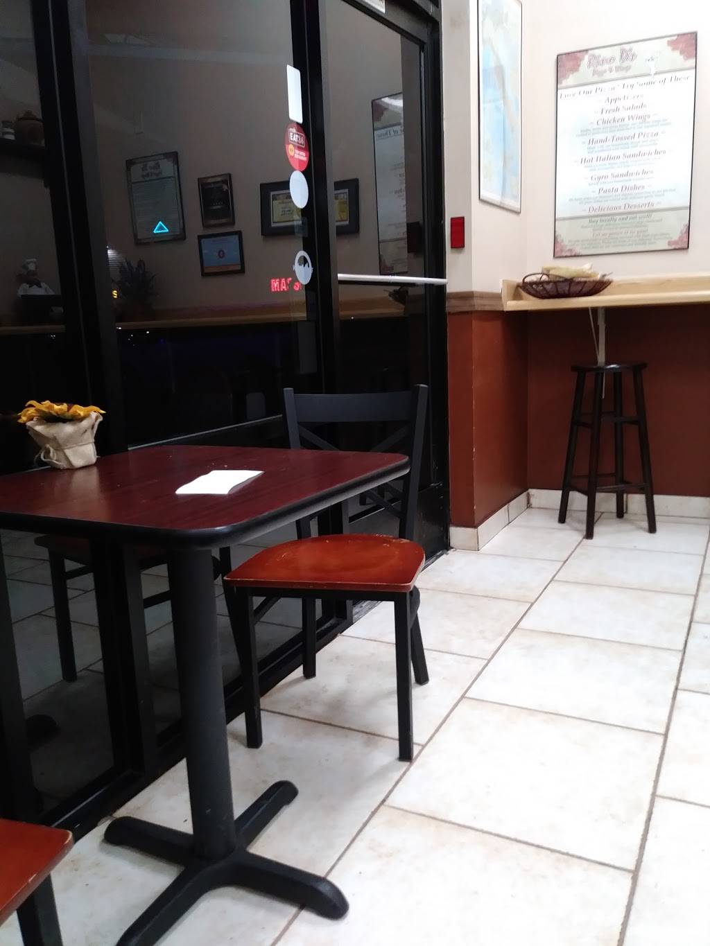 Rino Ds Pizza & Wings | restaurant | 1515 N Gilbert Rd #114, Gilbert, AZ 85234, USA | 4805452700 OR +1 480-545-2700