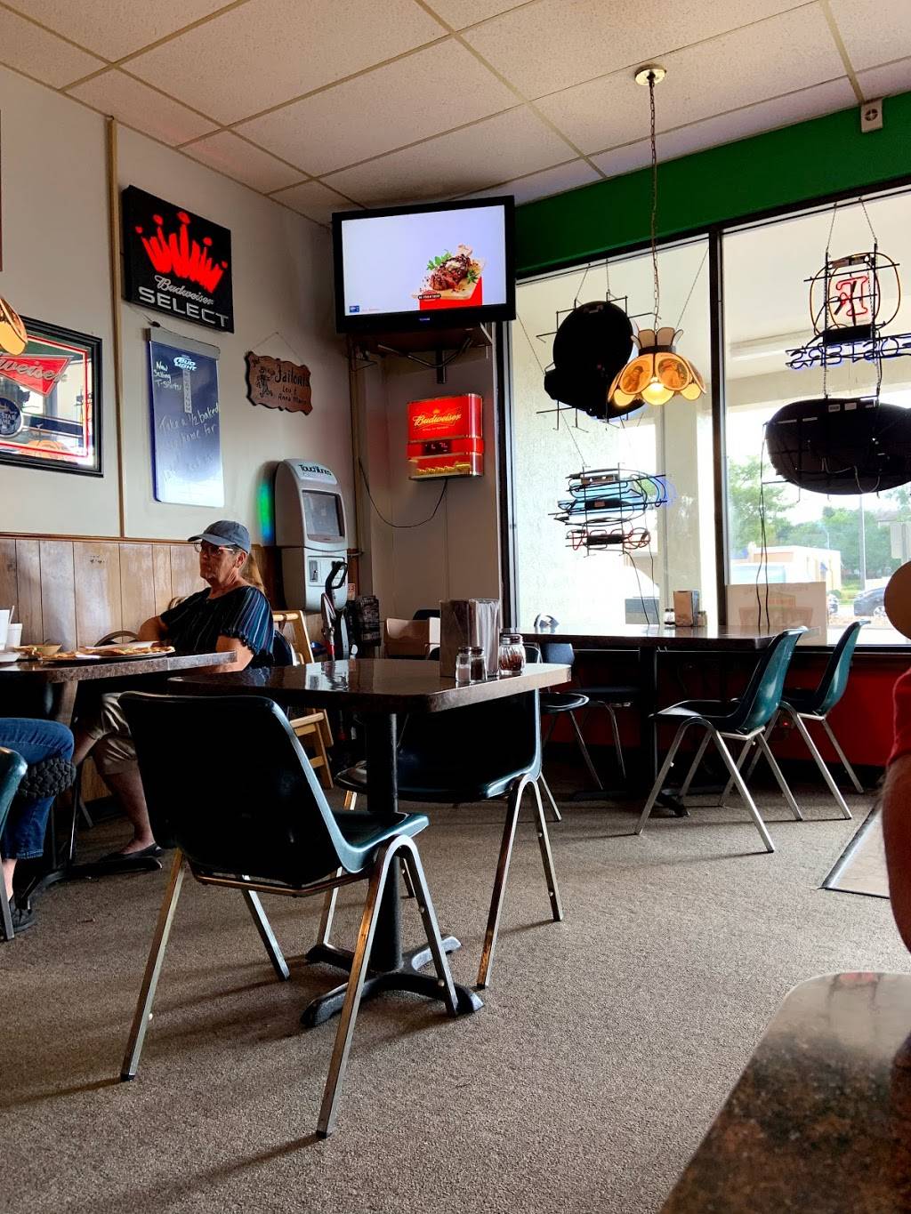 Leos Pizza | restaurant | 408 NW Englewood Rd, Kansas City, MO 64118, USA | 8164536666 OR +1 816-453-6666