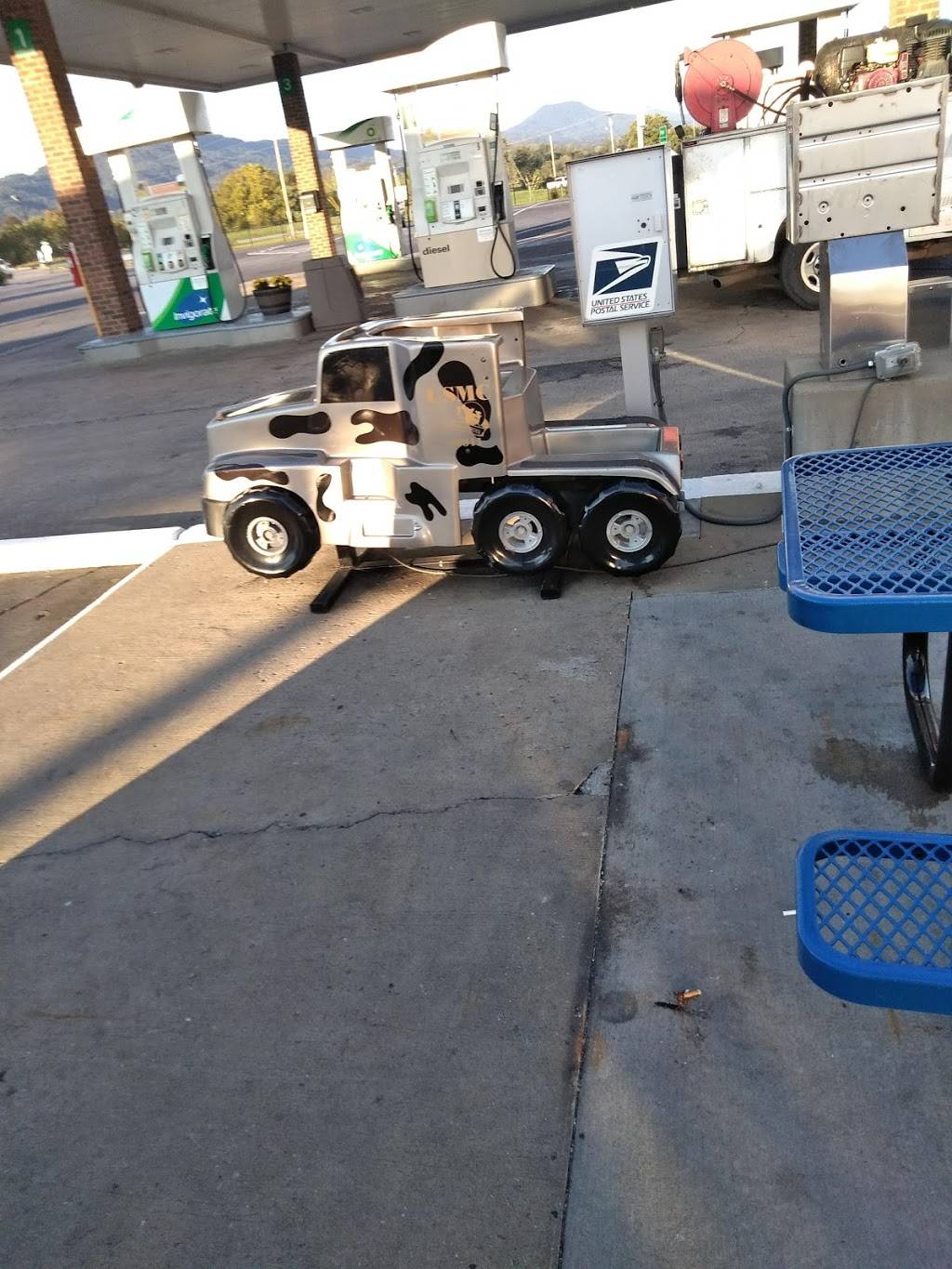 Dunkin | bakery | 195 Van Hill Rd, Greeneville, TN 37745, USA | 4232344451 OR +1 423-234-4451