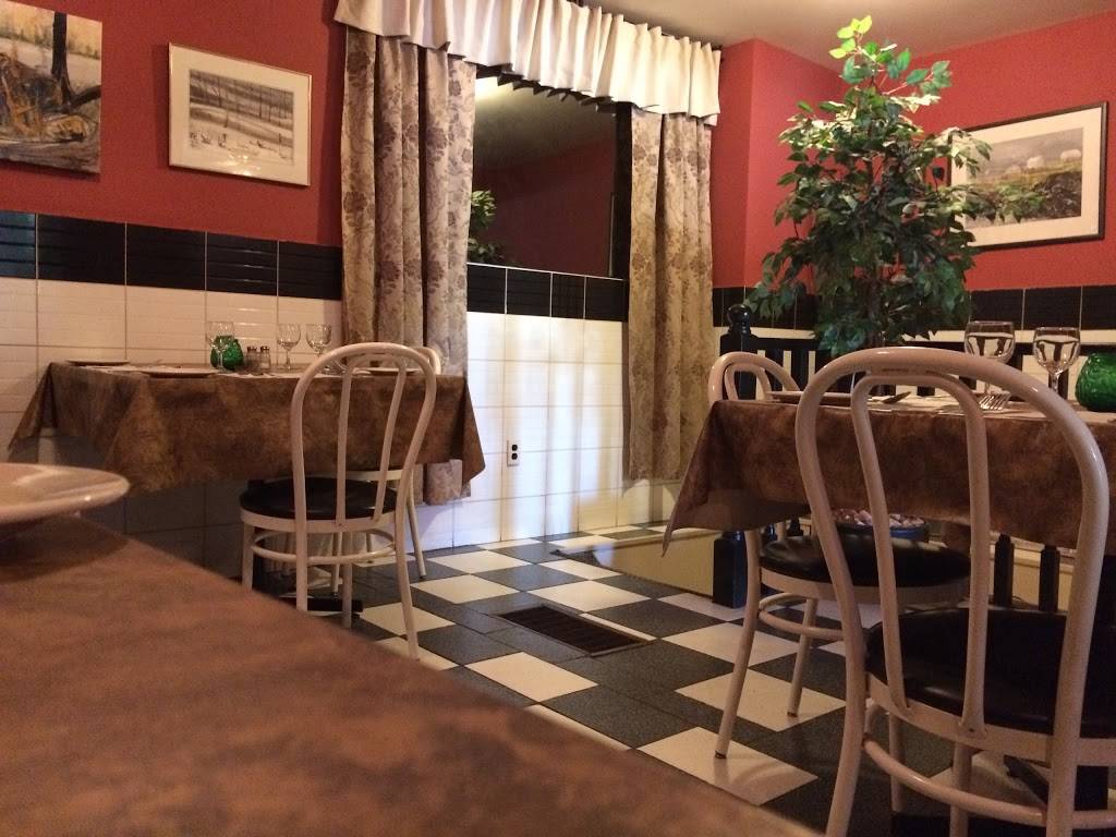 Pizarros | restaurant | 366 Marguerite Ave, Vanier, ON K1L 6S5, Canada | 6137477777 OR +1 613-747-7777