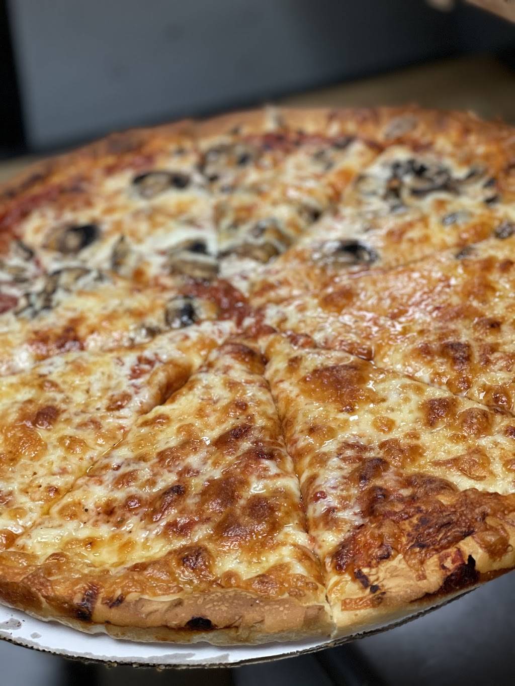 Gigis House of Pizza | restaurant | 499 W Center St, West Bridgewater, MA 02379, USA | 5085806688 OR +1 508-580-6688