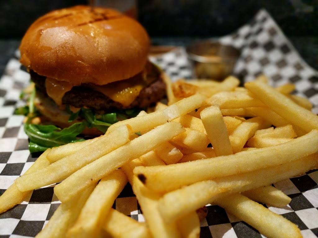 Uptown Burger | restaurant | 724 Main St, Pleasanton, CA 94566, USA | 9256009136 OR +1 925-600-9136