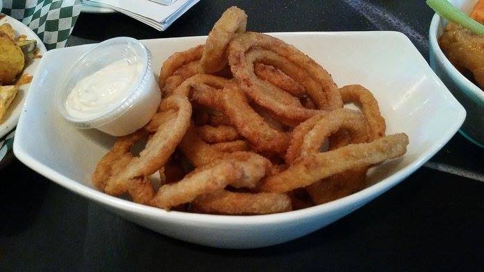 Malones Pint House | restaurant | 118 Bradford St, Barrie, ON L4N 3B1, Canada | 7057399070 OR +1 705-739-9070