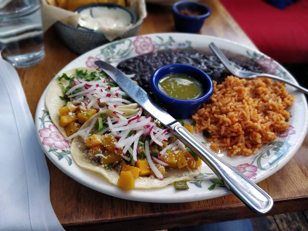 El Camino | restaurant | 607 N 35th St, Seattle, WA 98103, USA | 2066327303 OR +1 206-632-7303